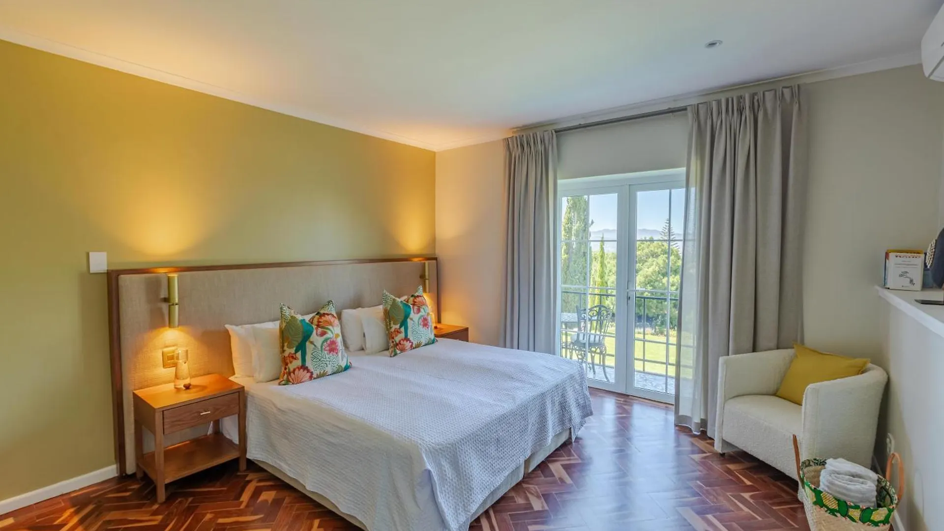 The Helderview Luxury Suites サマーセット・ウェスト ゲストハウス