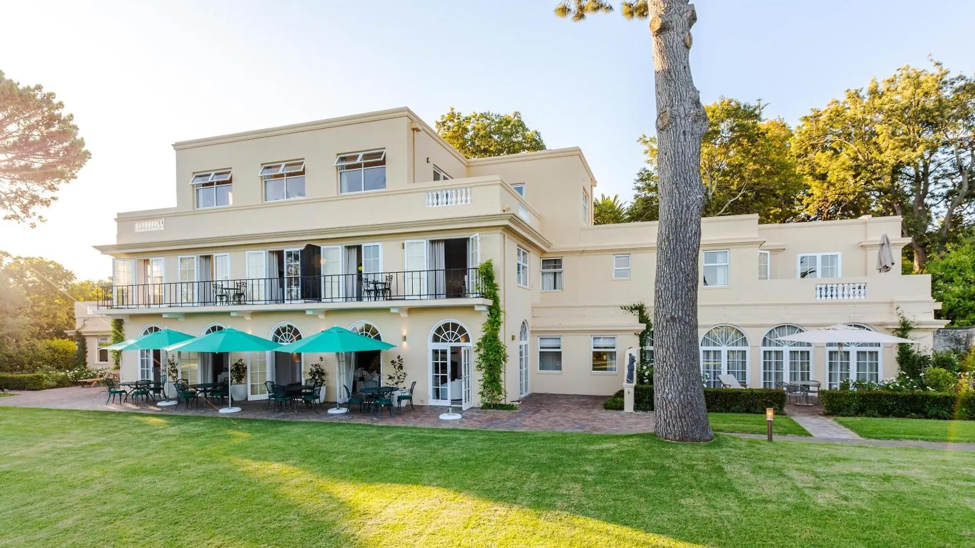 The Helderview Luxury Suites Somerset West Guest house