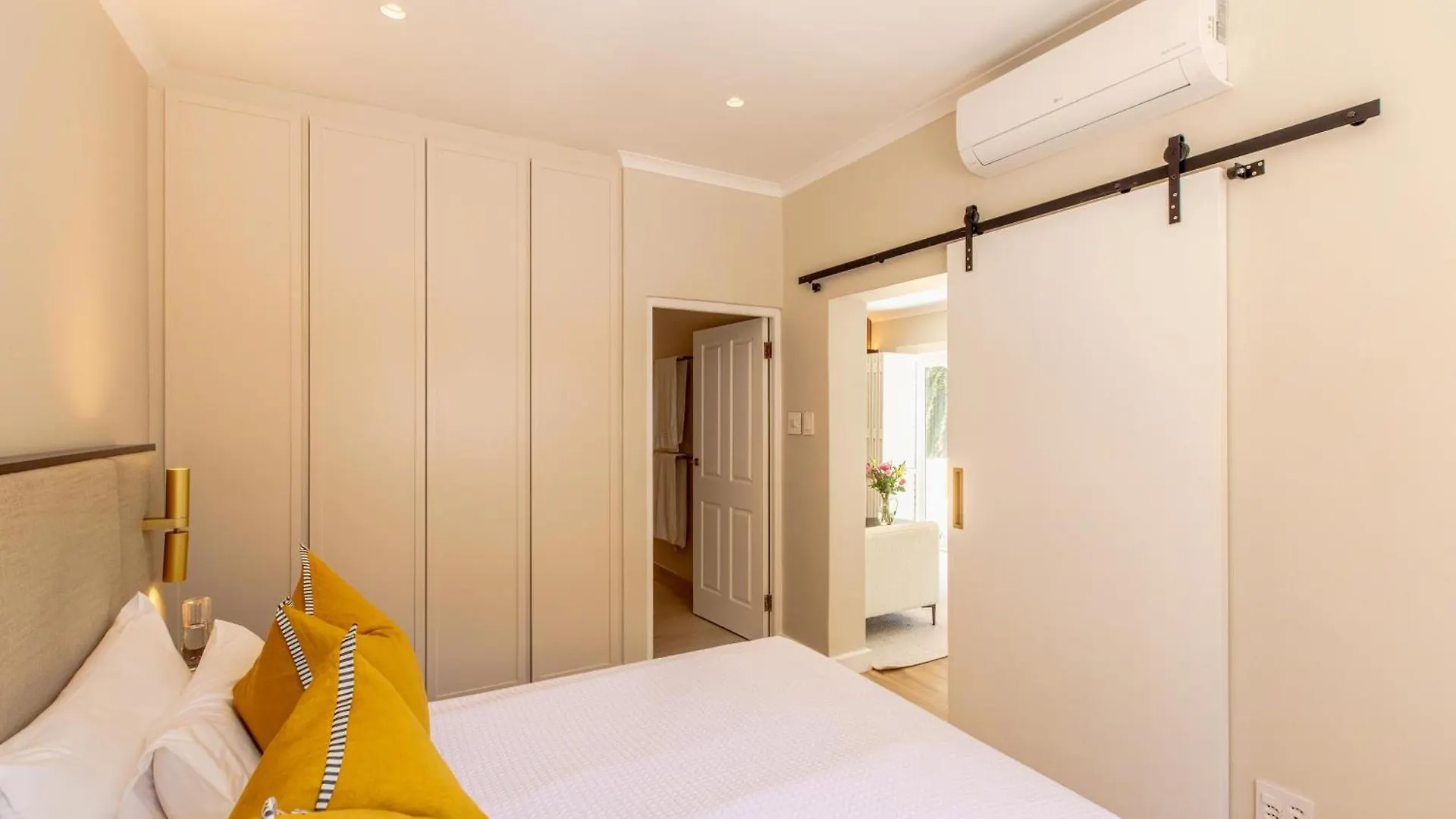 The Helderview Luxury Suites Somerset West Guest house