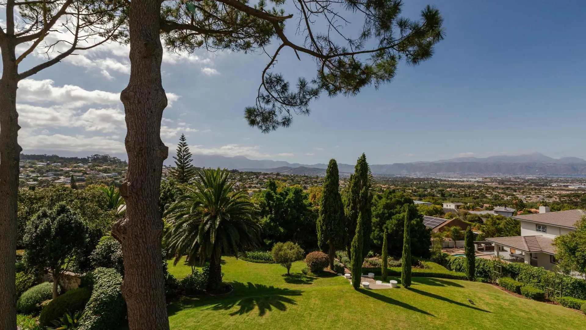 Guest house The Helderview Luxury Suites Somerset West