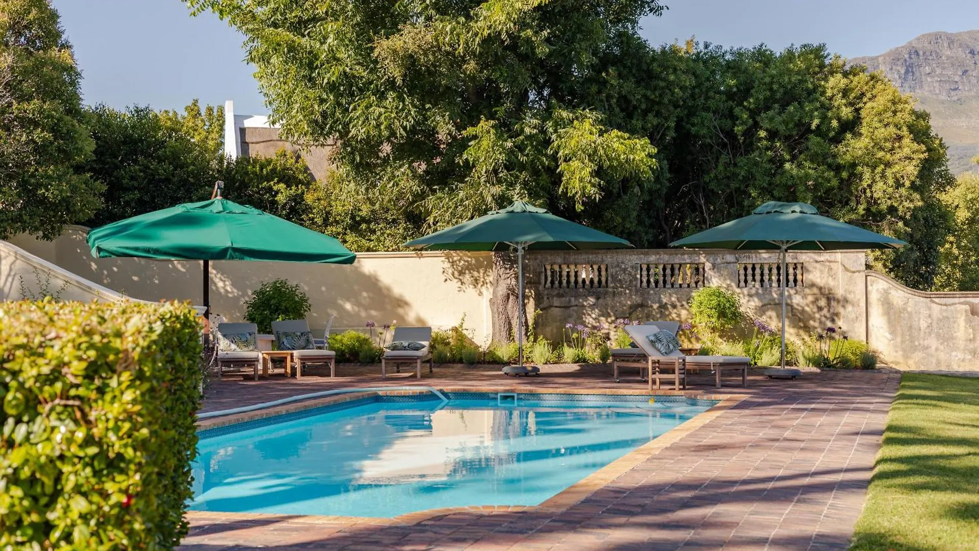 Guest house The Helderview Luxury Suites Somerset West