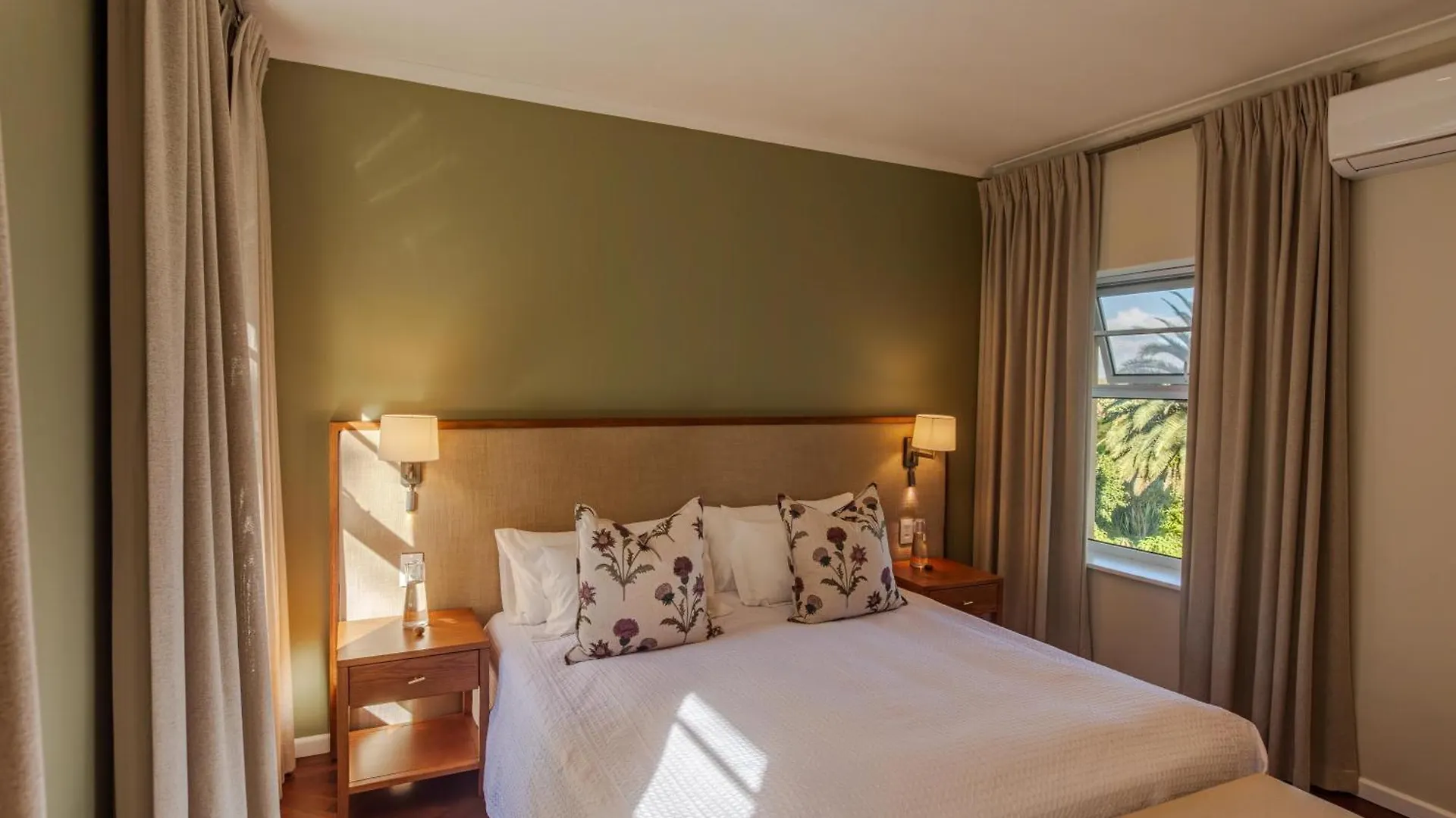 The Helderview Luxury Suites Somerset West Guest house
