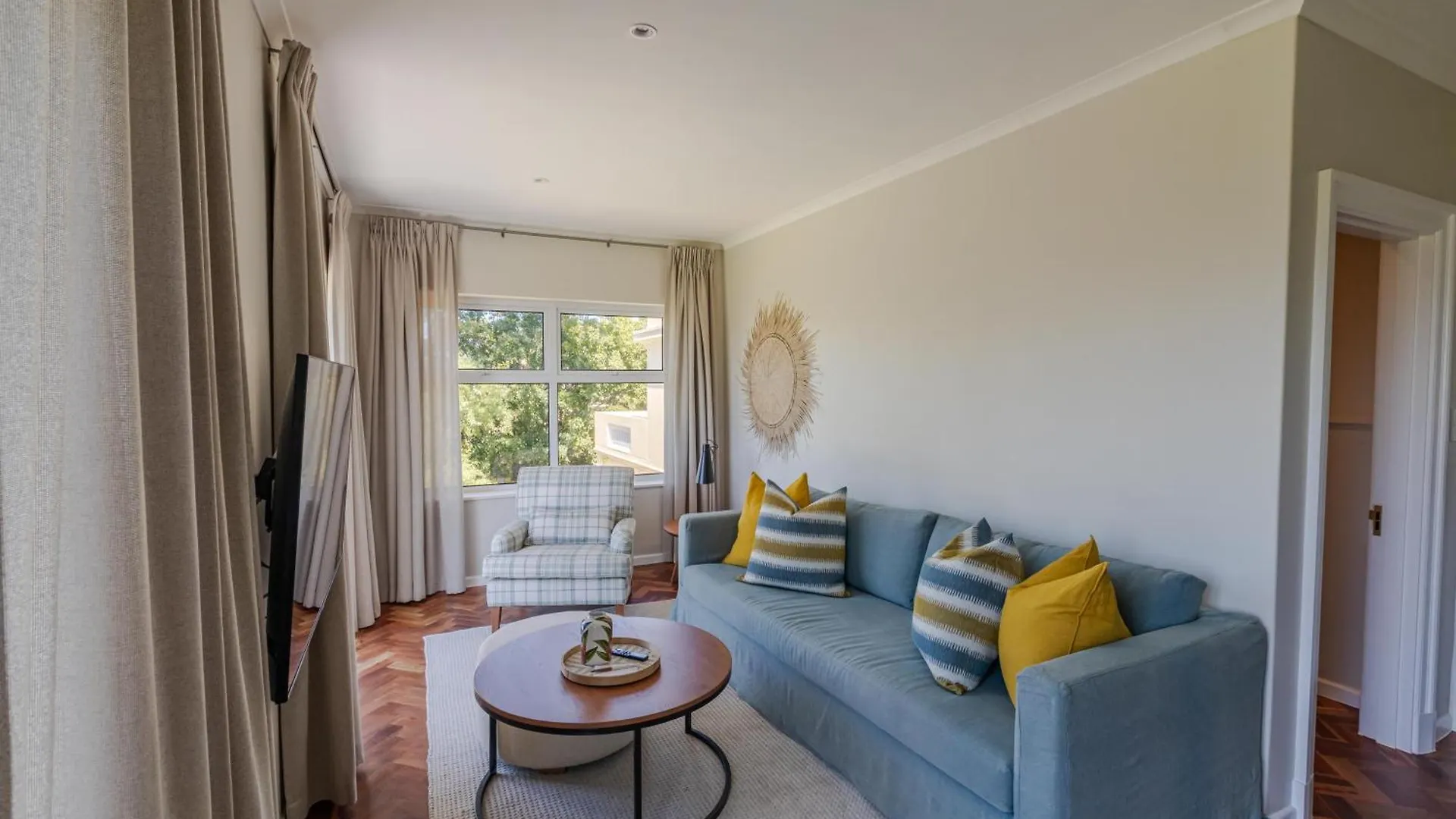 The Helderview Luxury Suites Somerset West Guest house