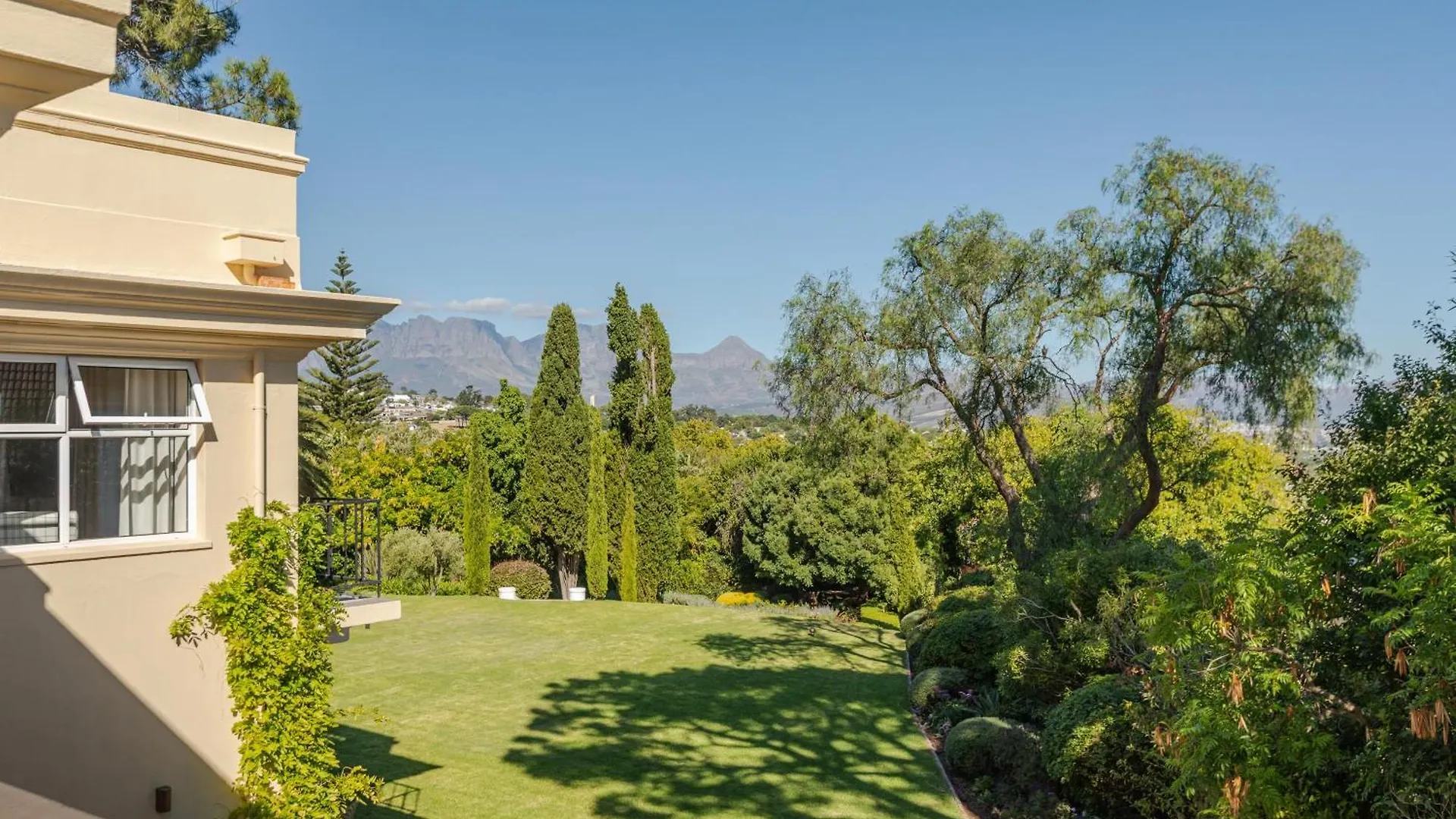 The Helderview Luxury Suites Somerset West Guest house