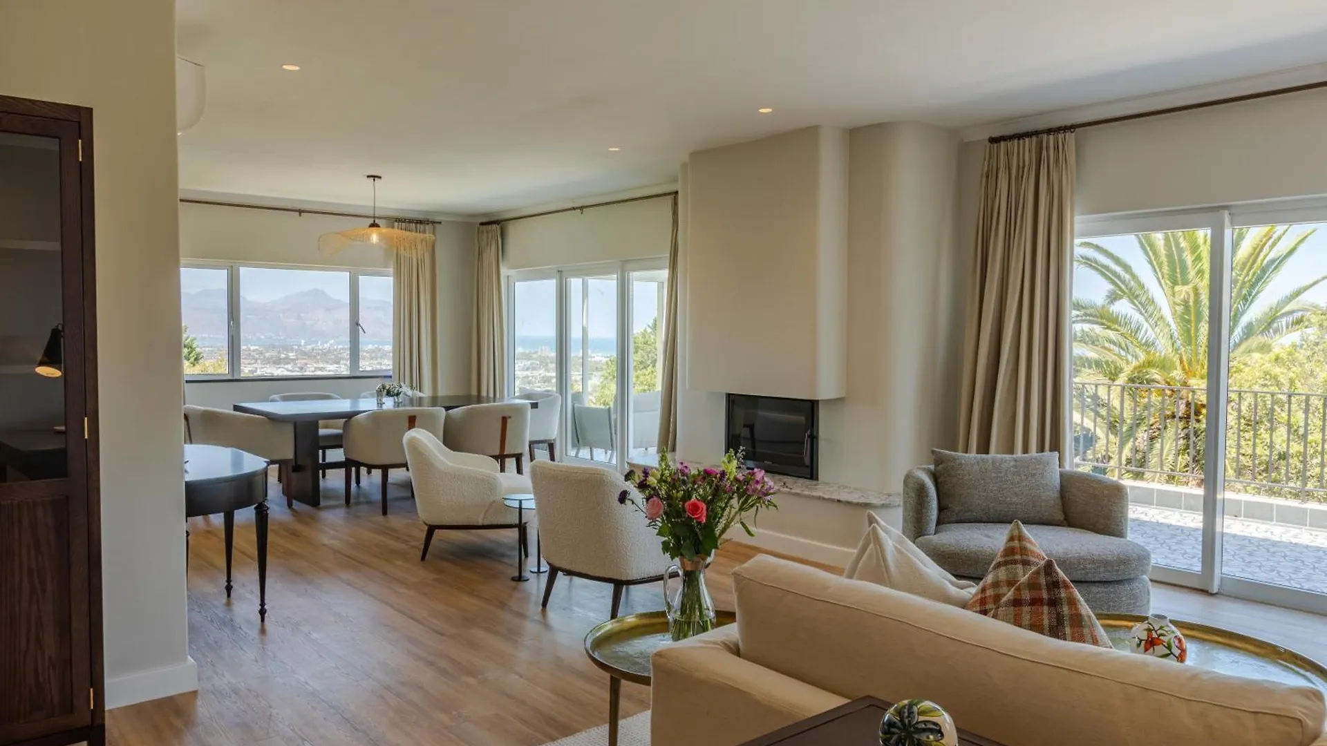 The Helderview Luxury Suites Somerset West Guest house